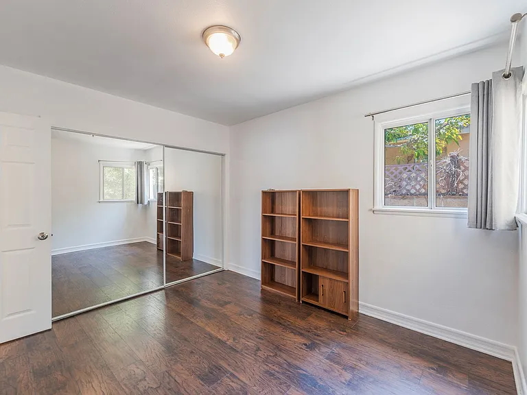 1710 Marshallfield Ln #A — Photo 15