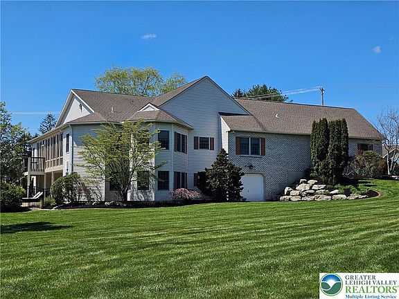 5th image of 141 Clovershire Dr