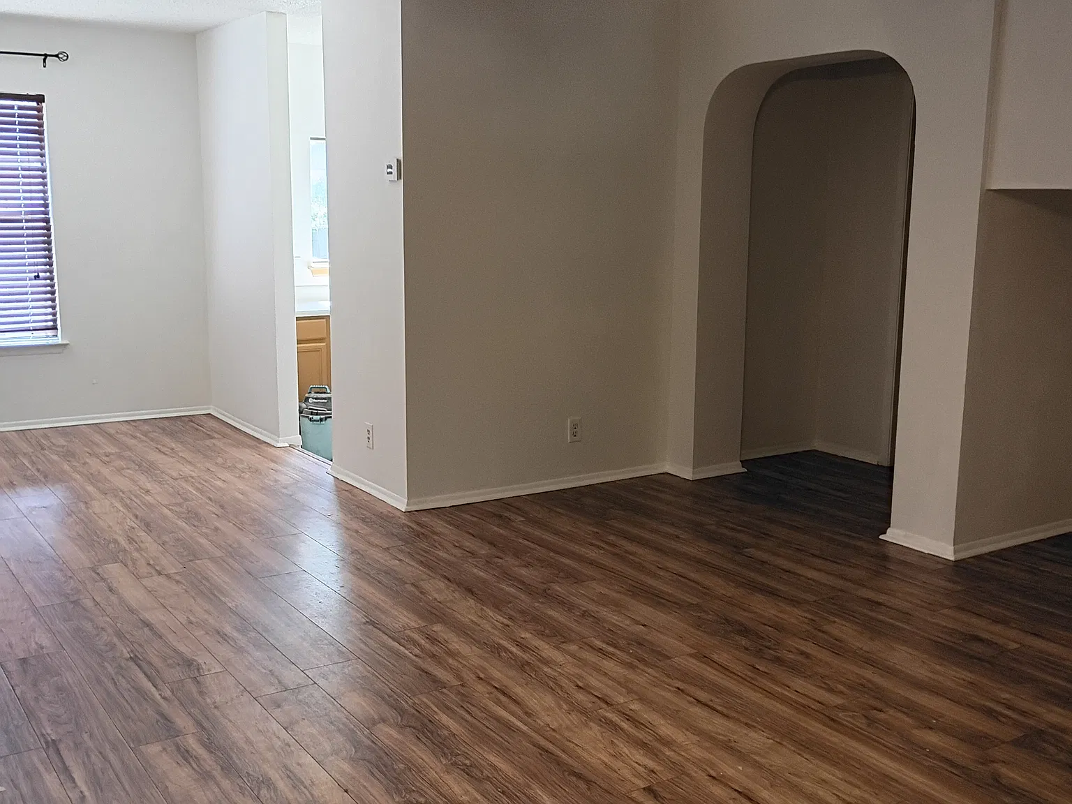 4 bed, 2.5 bath, 2351 sqft, $1,950 — Photo 2