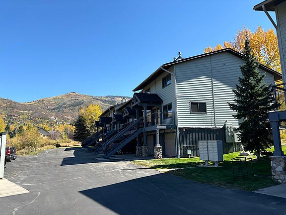 5th image of 1601 Woodbridge Ct #1601