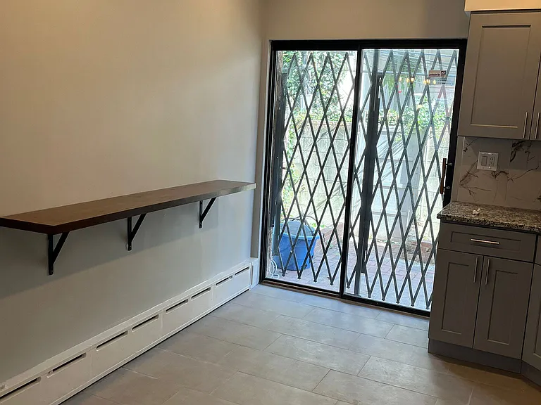 1849 S Rosewood St — Photo 6