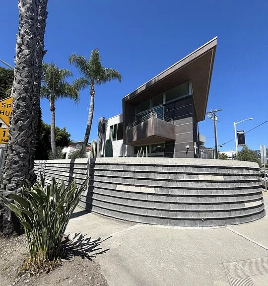 507 N San Vicente Blvd — Photo 11