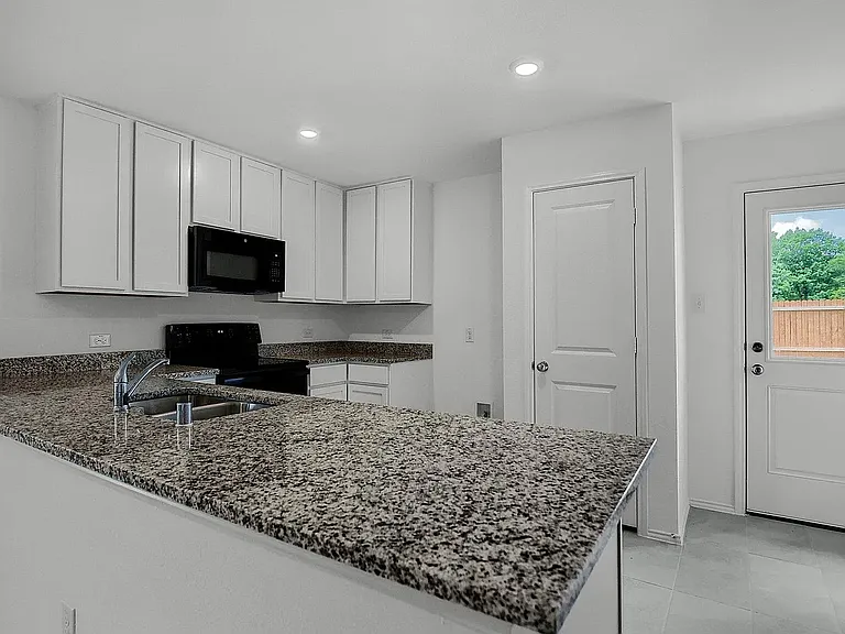 402 Harvest St — Photo 12
