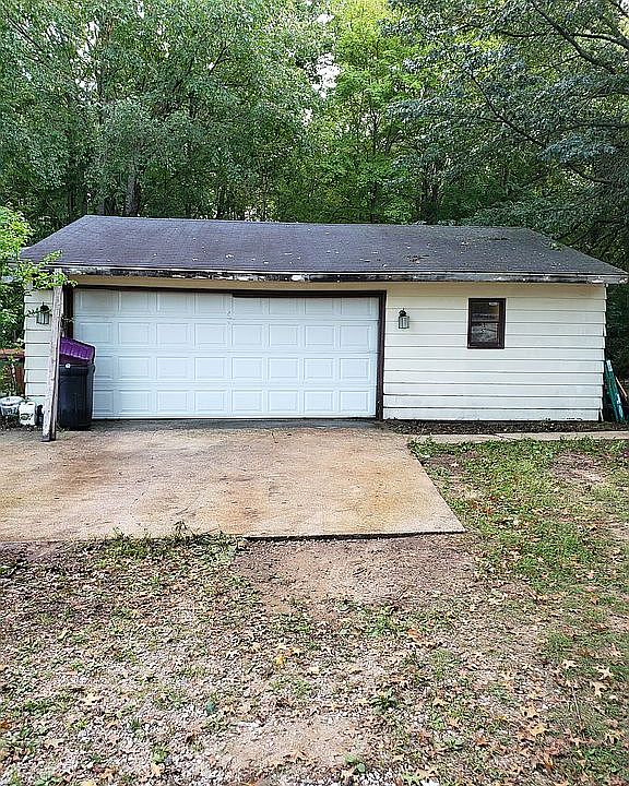 garage from driveway 