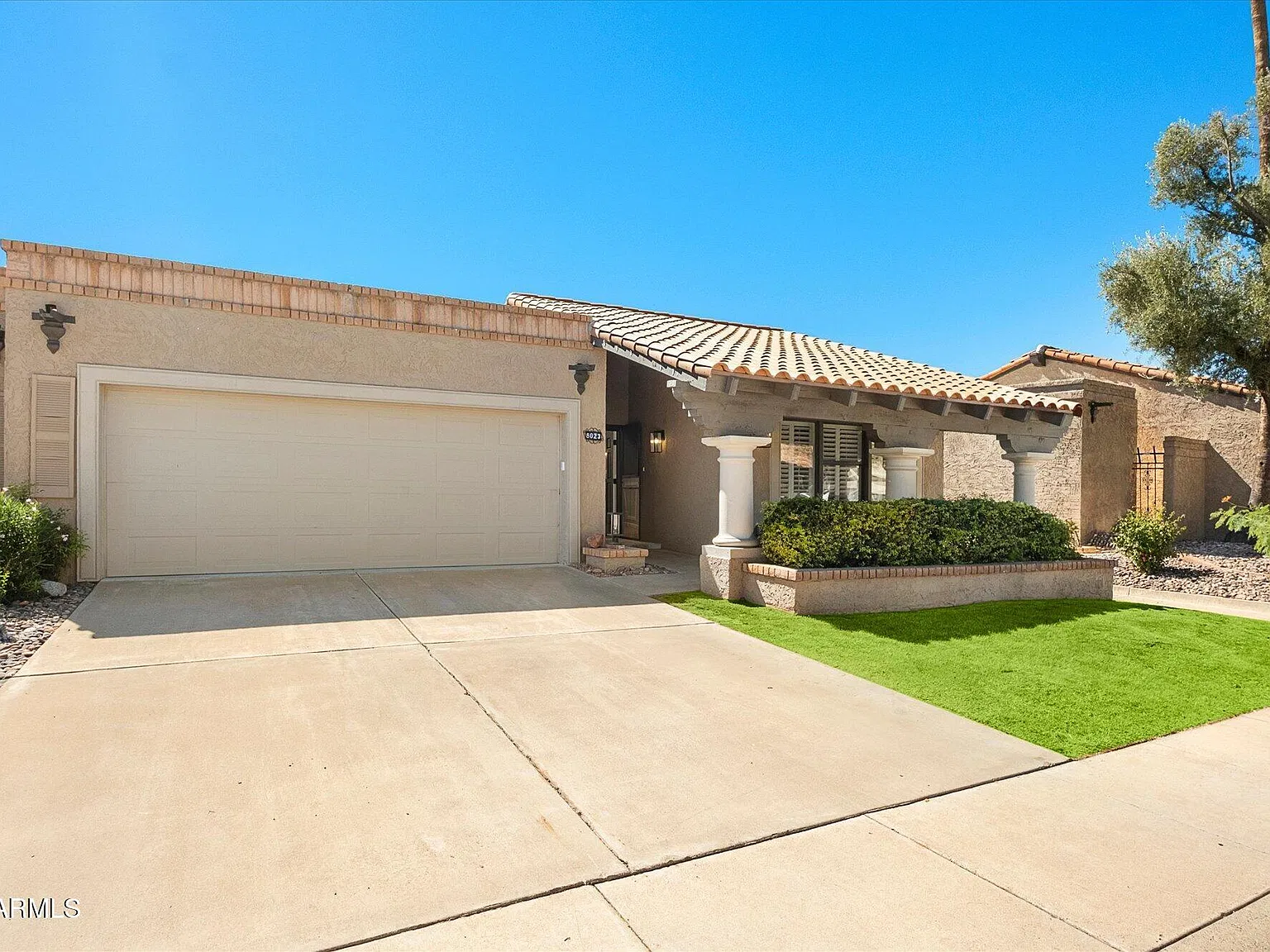 2 bed, 2.0 bath, 1890 sqft, $4,000 — Photo 4