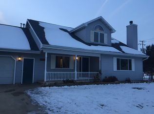 305 N East St, Weyauwega, WI 54983