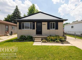 20860 Vermander Ave, Clinton Township, MI 48035