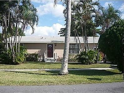 3rd image of 300 Lyman Pl