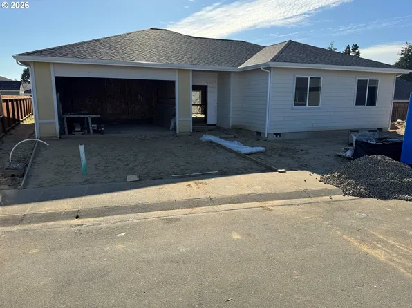 1854 Cabezon Ct, North Bend, OR 97459