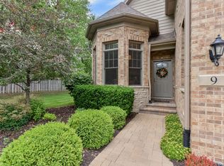 9 Westmoreland Ln, Naperville, IL 60540