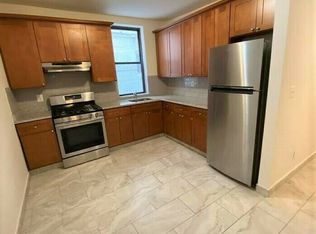 30-39 33rd St #1LL, Astoria, NY 11102