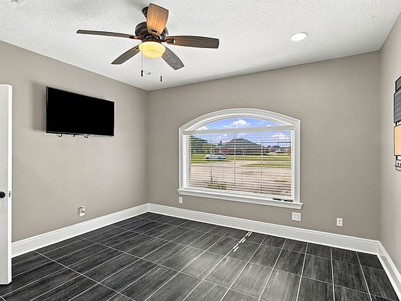 4th image of 6401 S Meadow Lark Dr