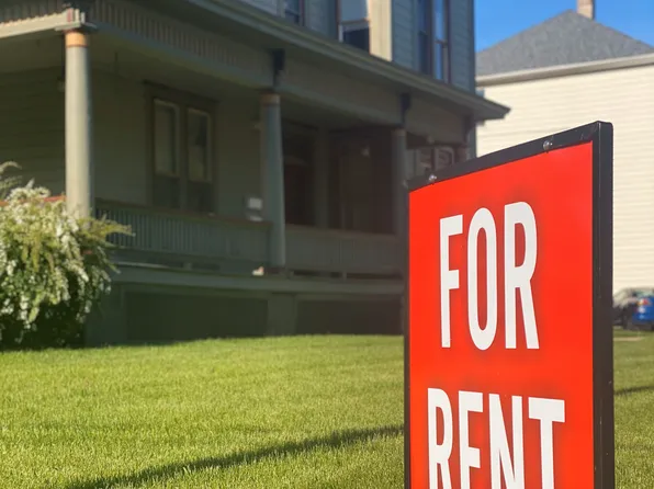 215 E Walnut St APT D, Fairbury, IL 61739