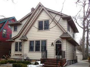 25 Hanover Rd, Pleasant Ridge, MI 48069