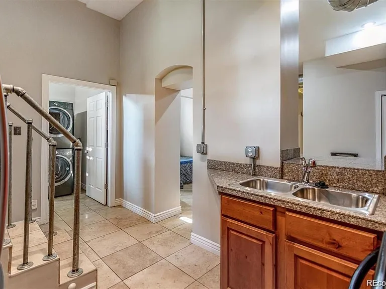71 Galapago St — Photo 14