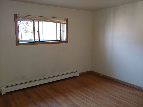 4th image of 921 College Ave #933