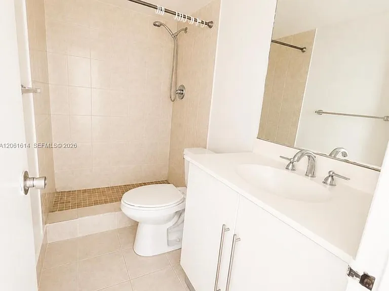 2020 NE 135th St #710 — Photo 8