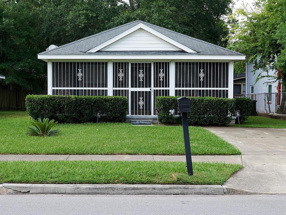 1st image of 1209 W 30th St