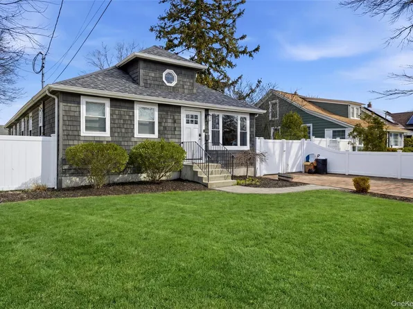 205 Oak Street, Patchogue, NY 11772