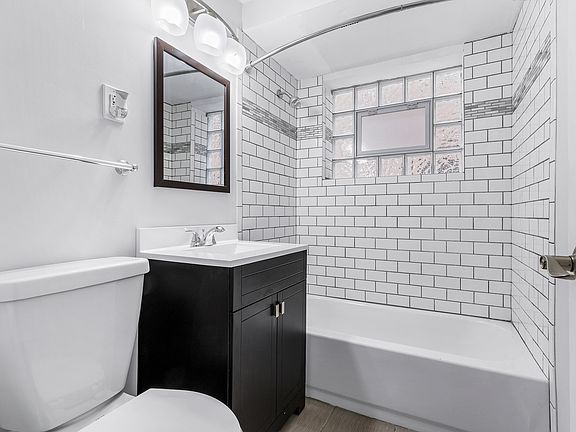 5th image of 7414 N Harlem Ave #1
