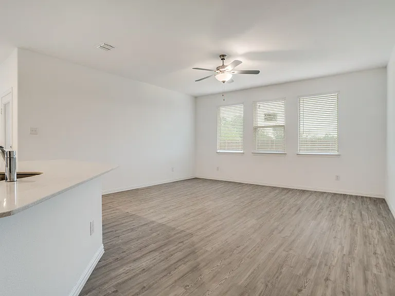4913 Sagerun Dr — Photo 5