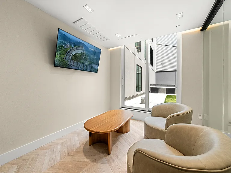 152 Erasmus St #307 — Photo 26