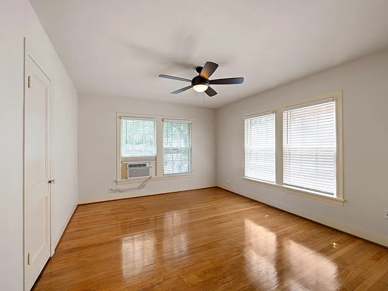 1806 Banks St #1 — Photo 19