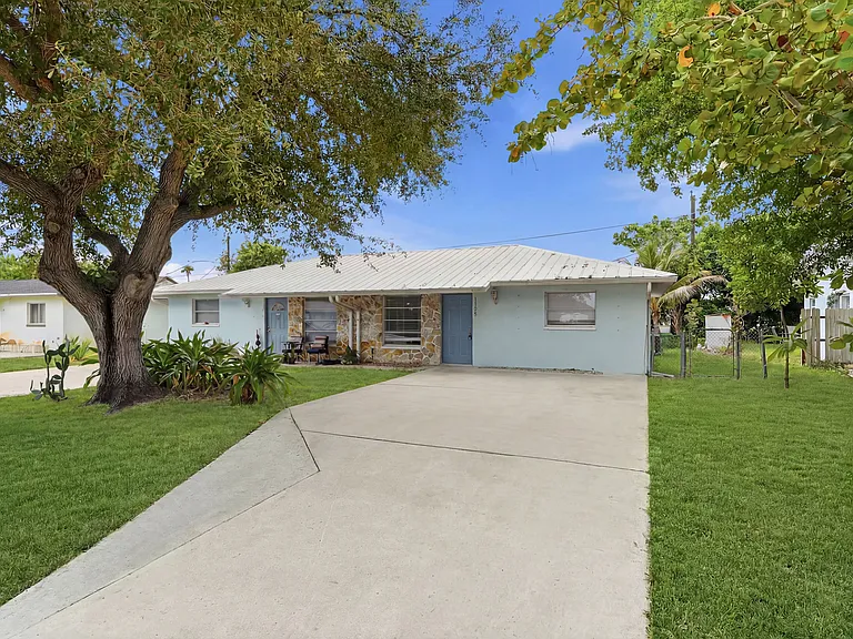 1195 S Alhambra Cir #1 — Photo 6