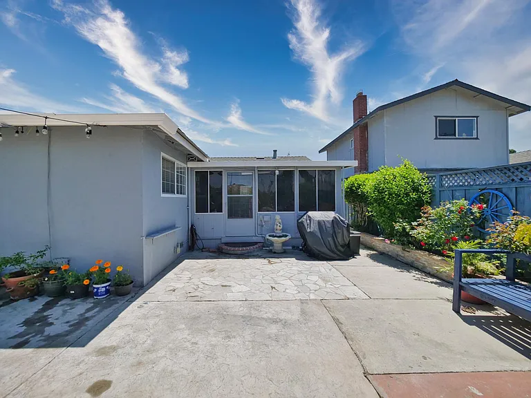 1655 Crater Lake Ave — Photo 27