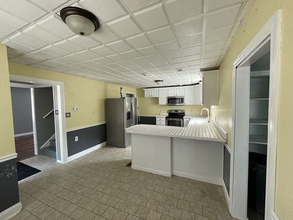 1st image of 2200 N Ball Ave