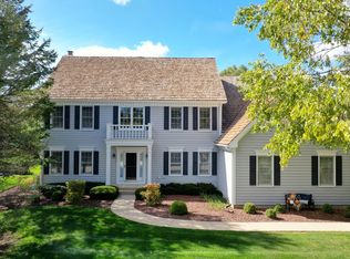 1030 White Pine Dr, Cary, IL 60013