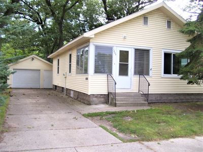 1333 Leonard Ave, Muskegon, MI, 49442