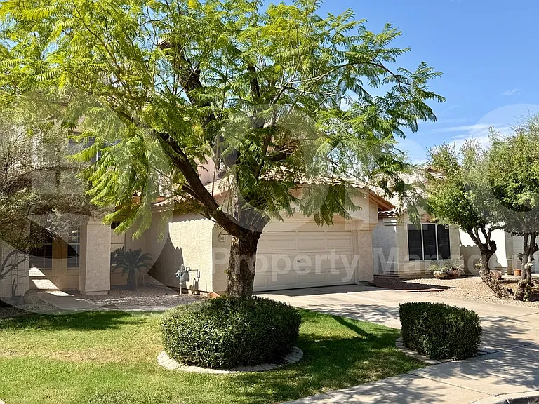 1481 E Cheyenne St — Photo 1