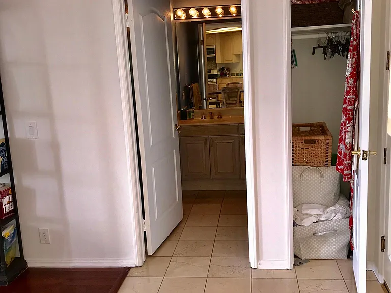 8349 Blackburn Ave #302 — Photo 59