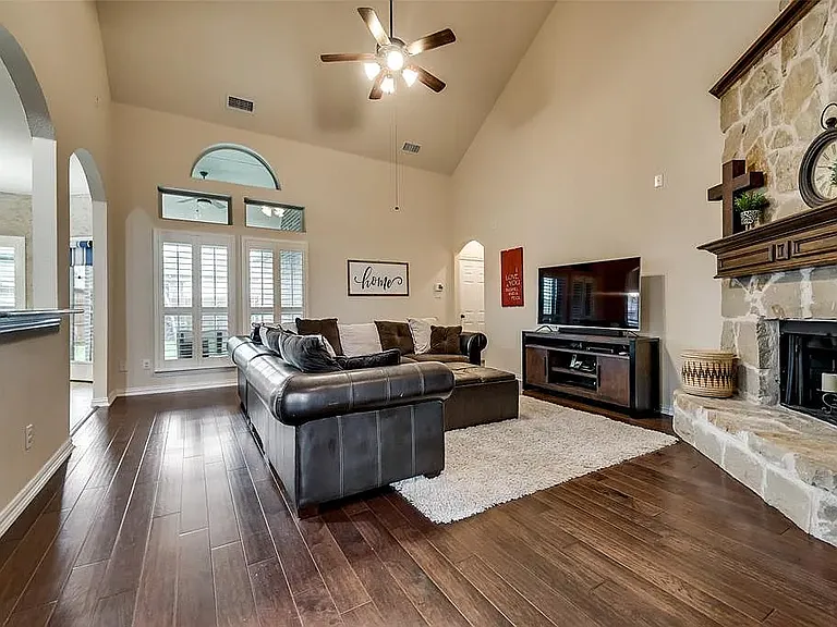 411 Sunnyside Ln — Photo 13