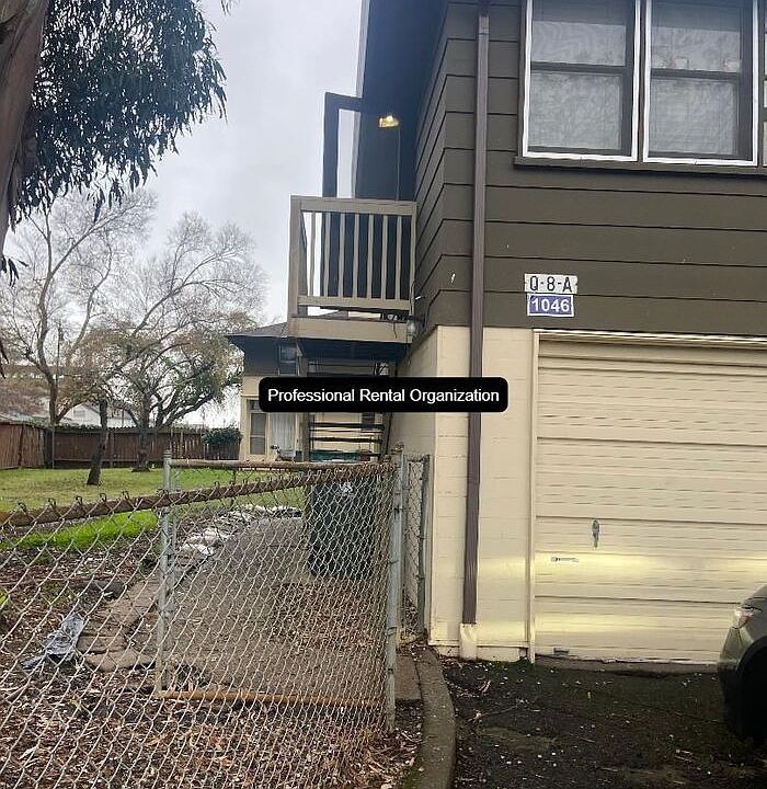 1st image of 1046 Oak Ave