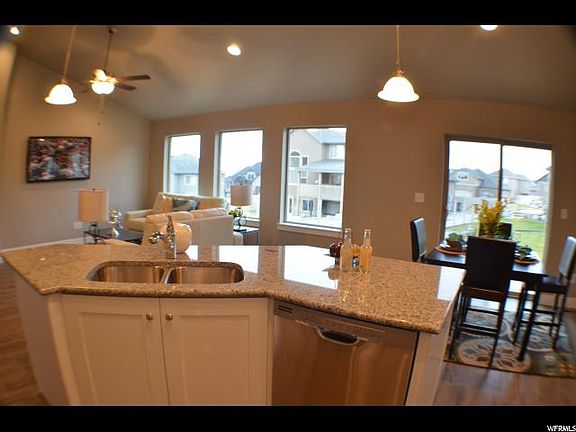 4th image of 2328 E Hunter Dr W