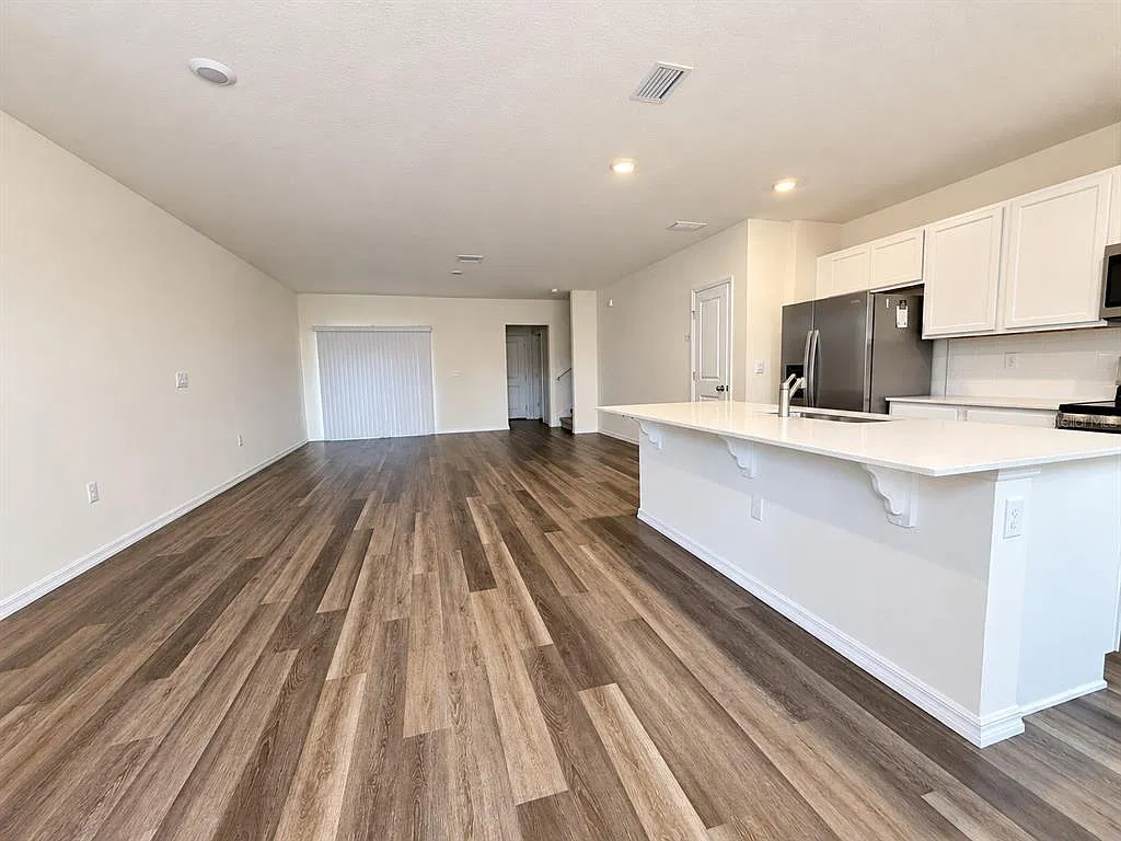 3 bed, 2.5 bath, 1567 sqft, $2,750 — Photo 3