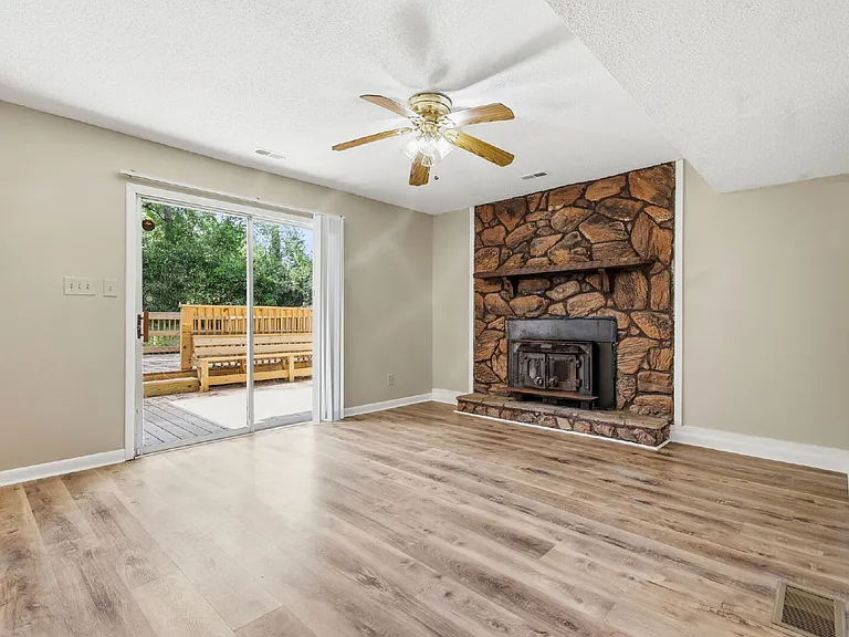 1902 Paisley Ave — Photo 5