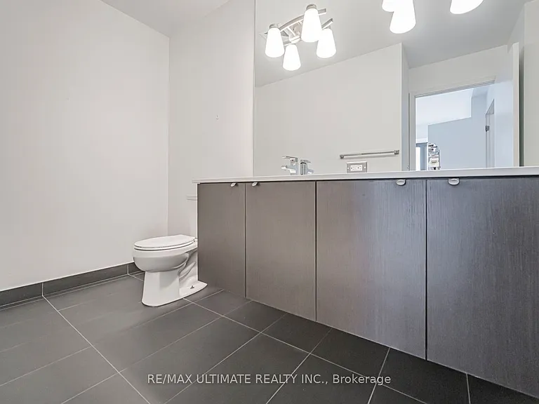 32 Camden St #906 — Photo 22