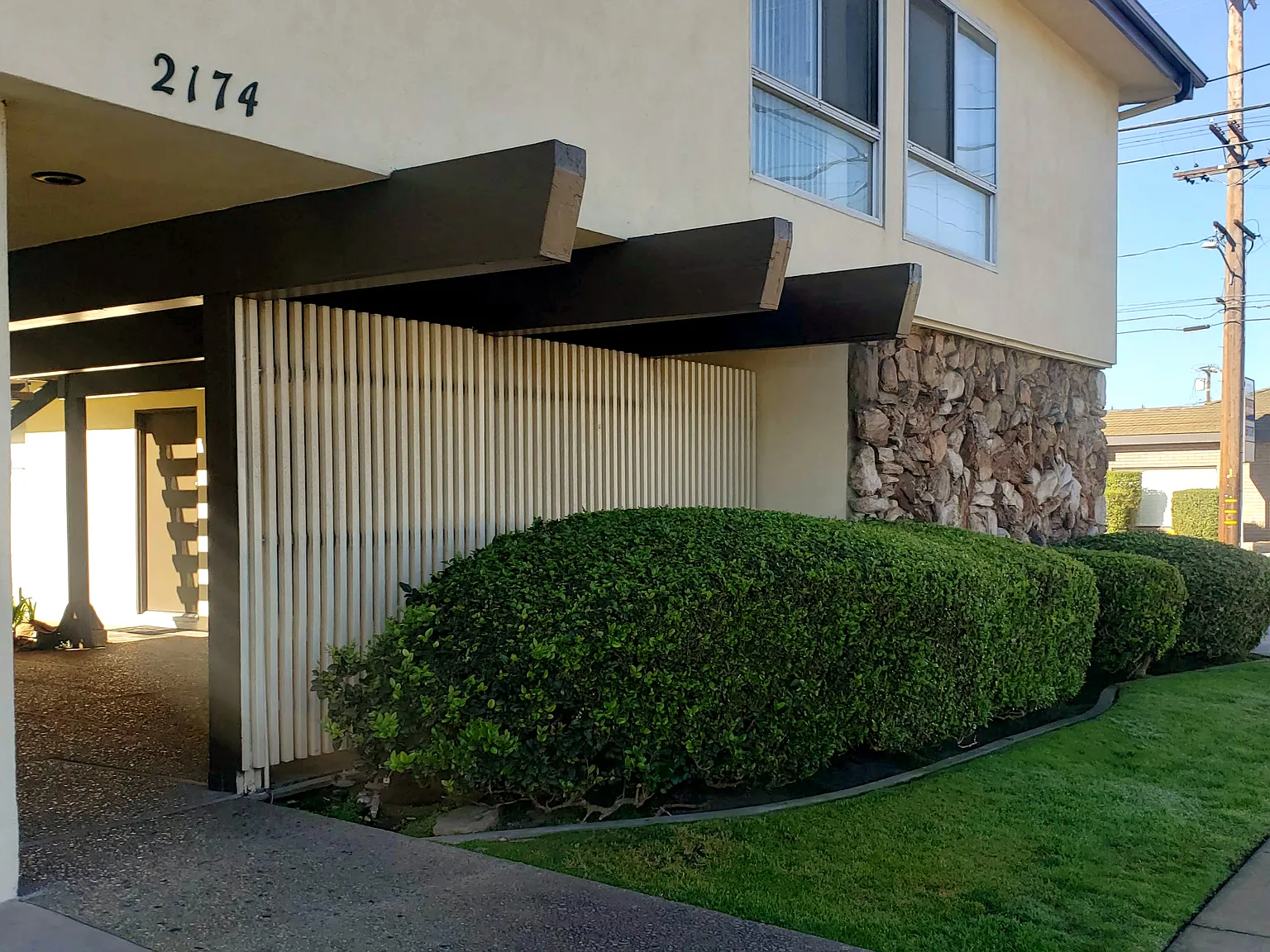 2 bed, $2,500 — Photo 2