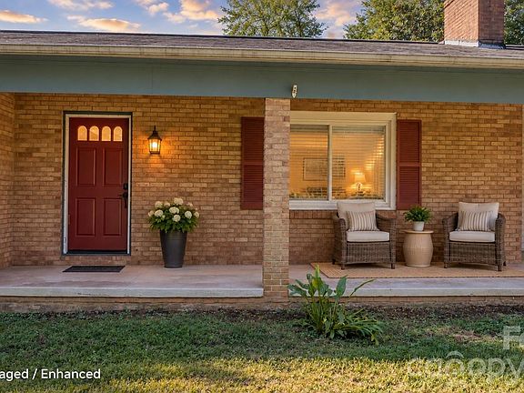 3rd image of 1771 Laura Ln
