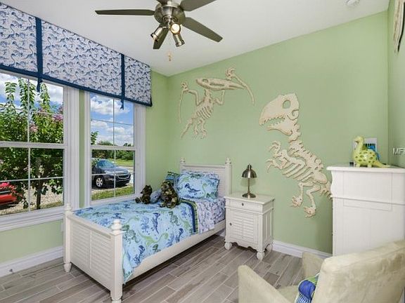 4th image of 719 Manns Harbor Dr