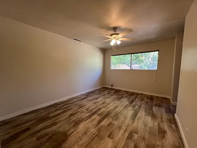 2907 Jolyn Way #B — Photo 12