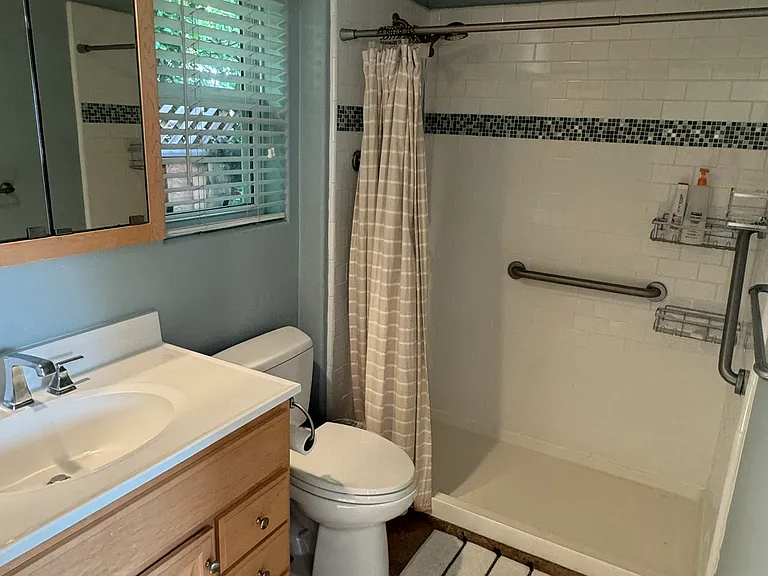 120 Hope Ln — Photo 8