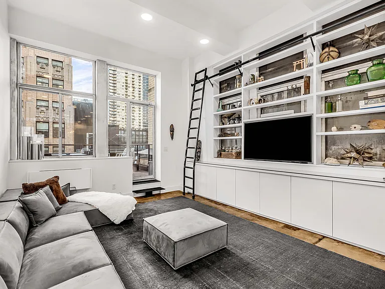 310 E 46th St #12H — Photo 13