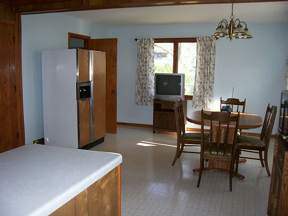 5th image of 1011 26th Ave NE