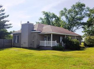 115 S 8th St, Kilbourne, IL 62655