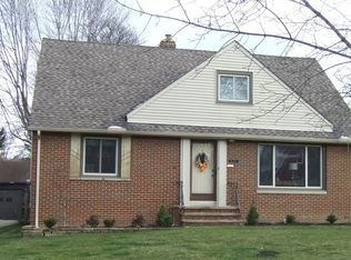 5711 Edgehill Dr, Parma, OH