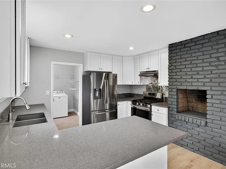 13808 S Catalina Ave — Photo 11